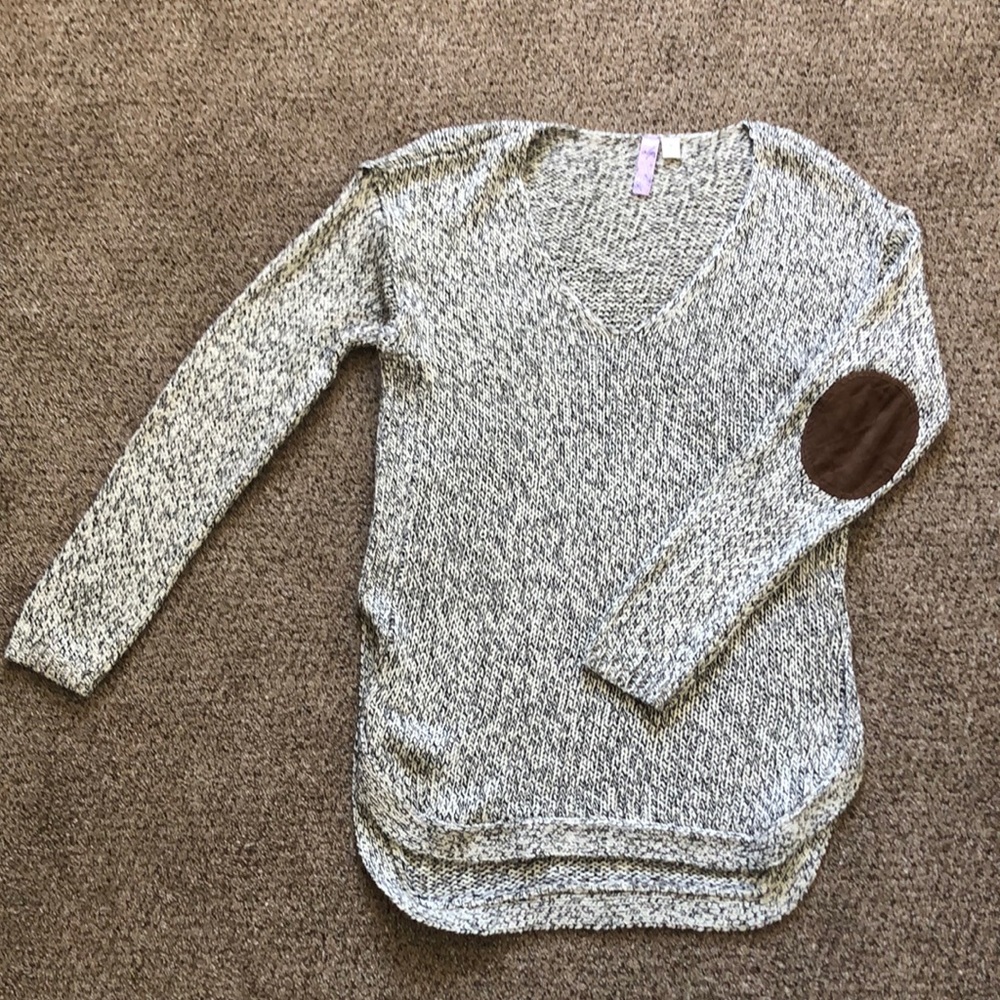 Alya Sweater